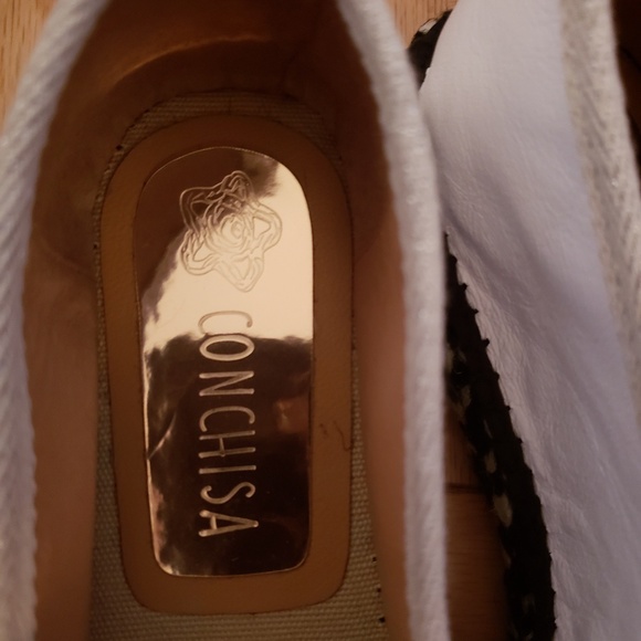 Shoes - Picture 3 of 8